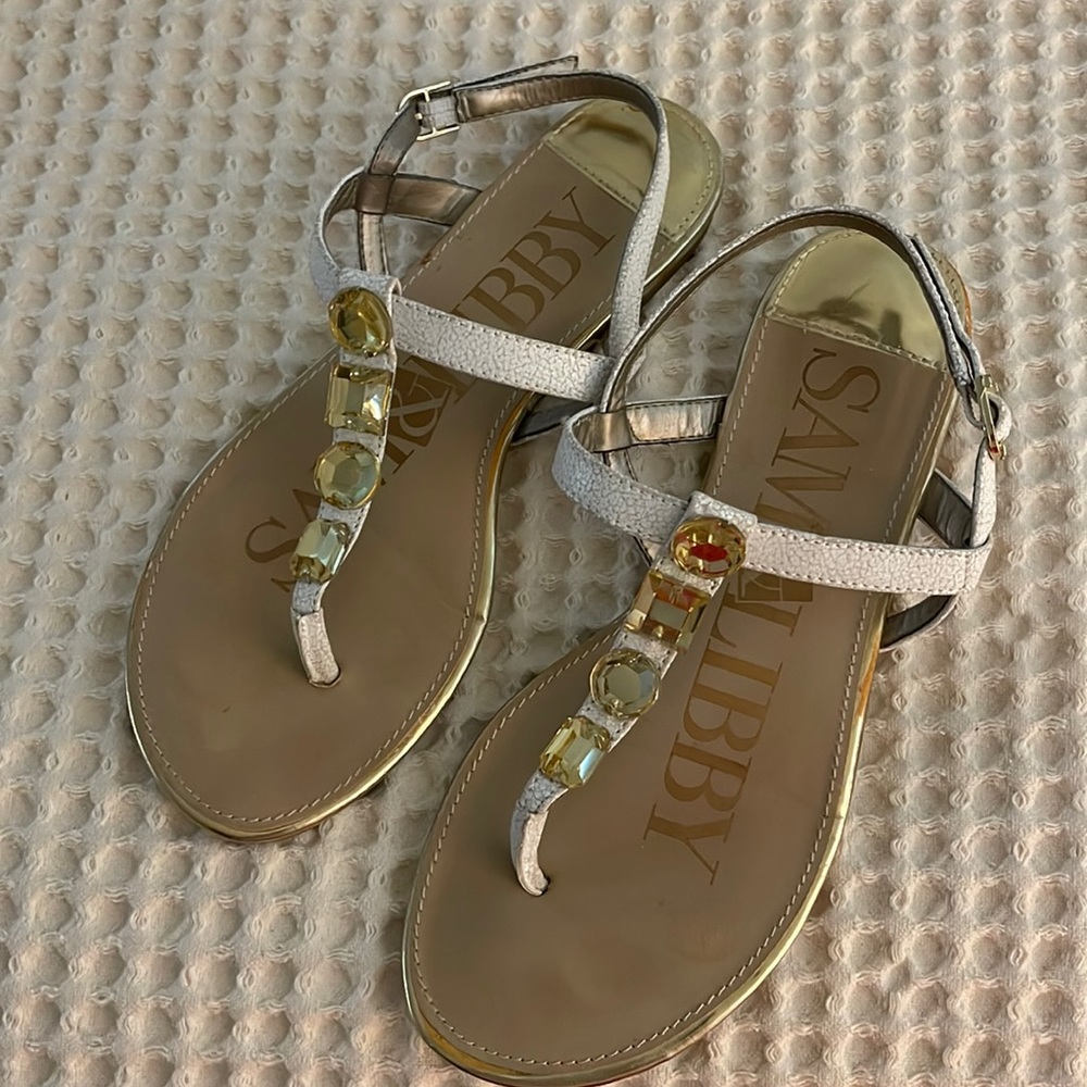 EUC Sam & Libby white leather sandals with goldish stones